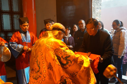 台湾洪百坚道长来茅山敬献清微法剑